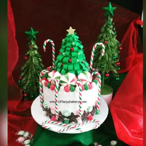 Christmas Tree on Round Cake