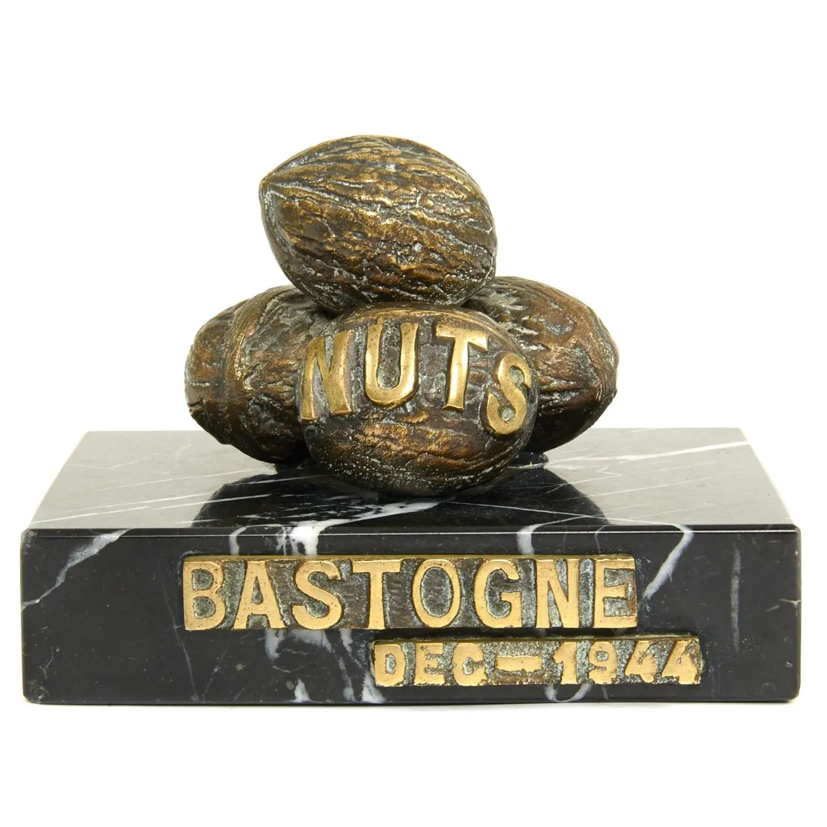 Original U.S. WWII Bastogne December 1944 NUTS Bronze with Black White Marble Base