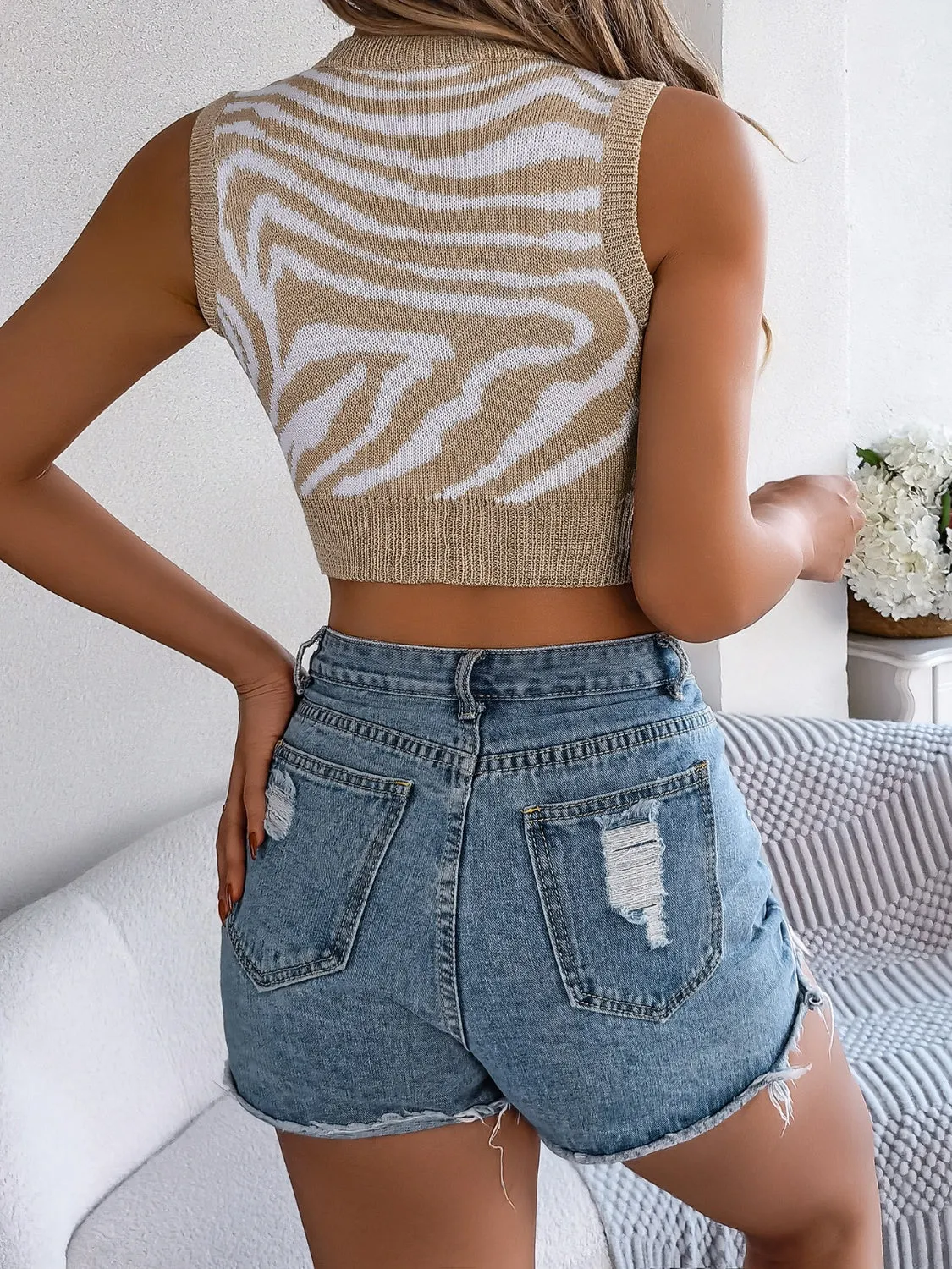 TEEK - Cutout Animal Print Round Neck Tank